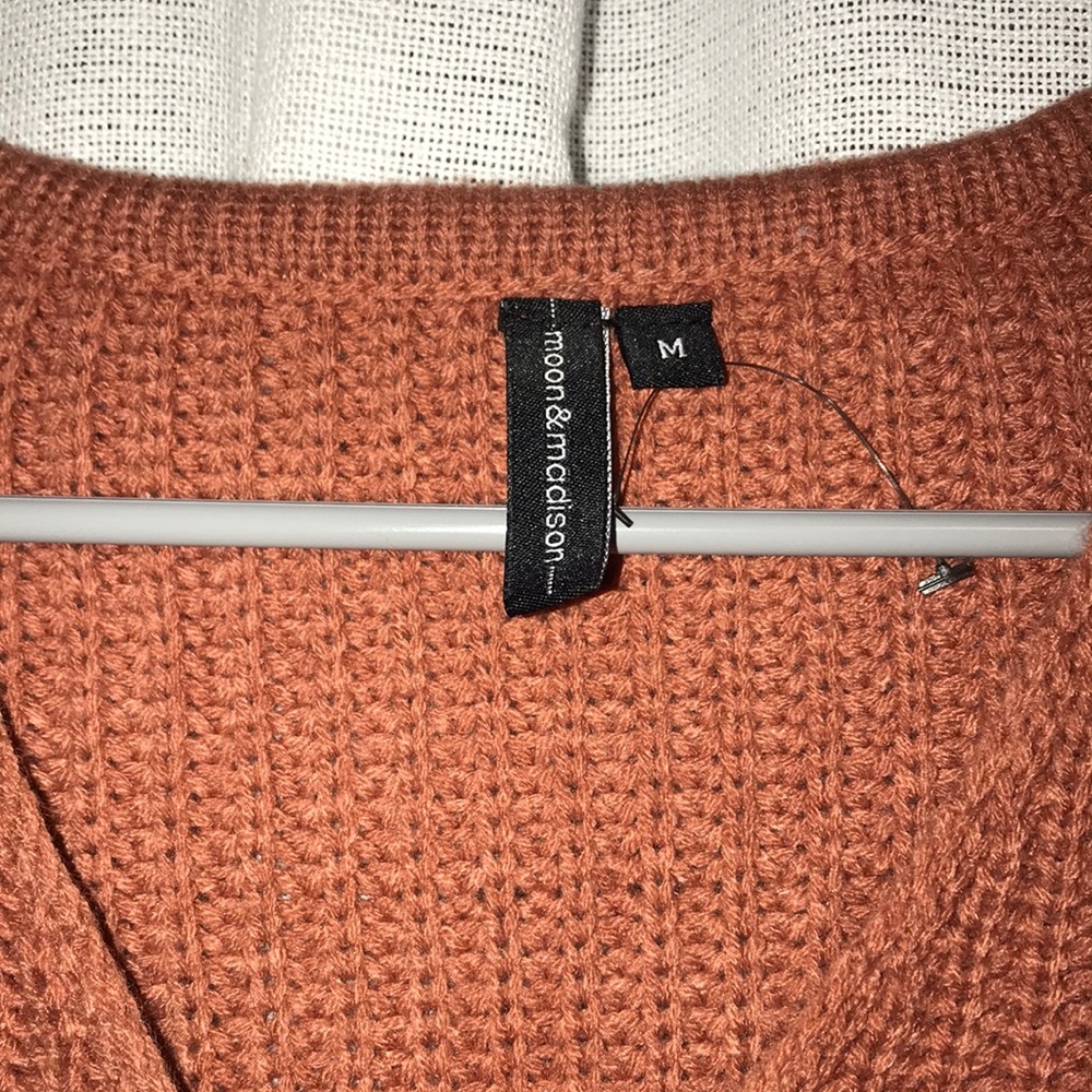 Rust Sweater - Cropped - Picture 2 of 2